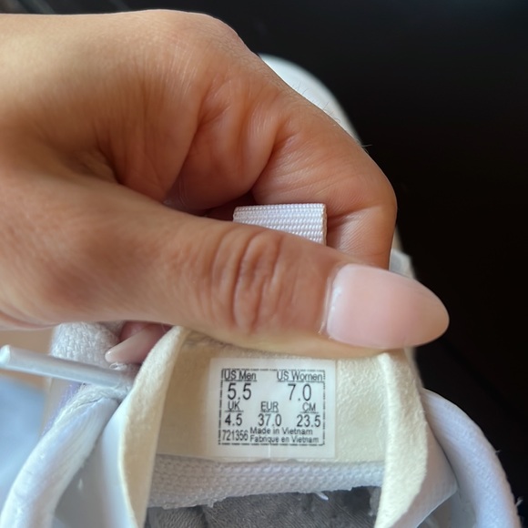 Vans - Picture 3 of 4